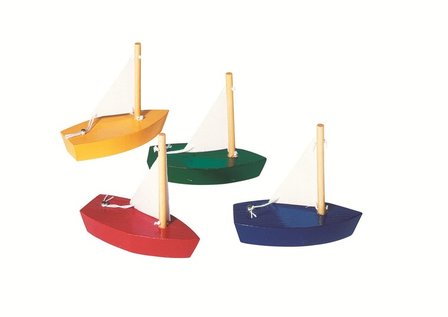 Houten mini-zeilbootje